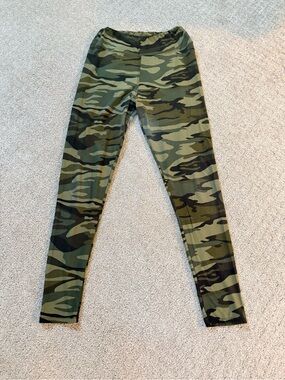 Women’s Athletic Leggings - Green Camouflage